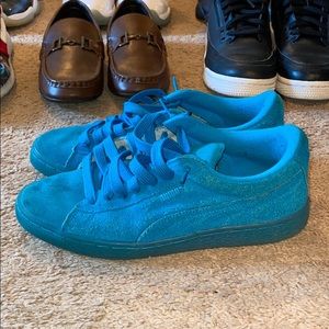 Puma Suede Classics size 5.5y
